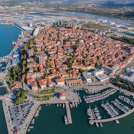 Apartma Veneziano * كوبر