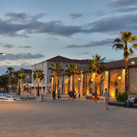 Apartma Veneziano شقة